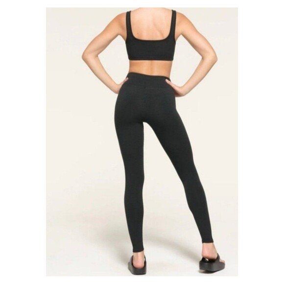 SKIMS OUTDOOR HIGH WASTED LEGGING (NWT) - Picture 3 of 4